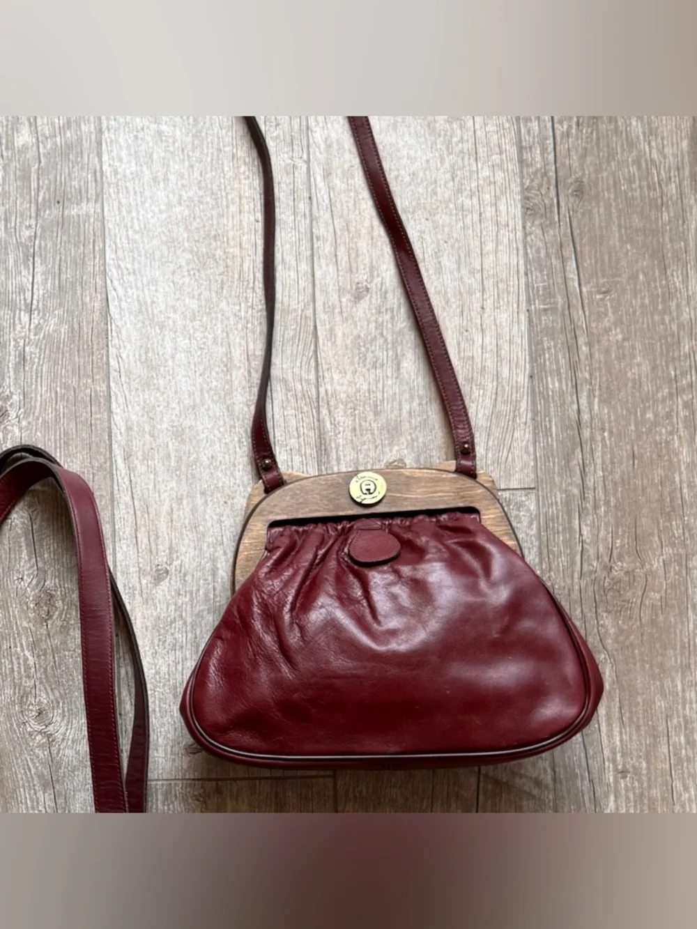 VTG ETIENNE AIGNER 
3 Striking Bags
Collectors or Sellers
Work or Play - Picture 8 of 16